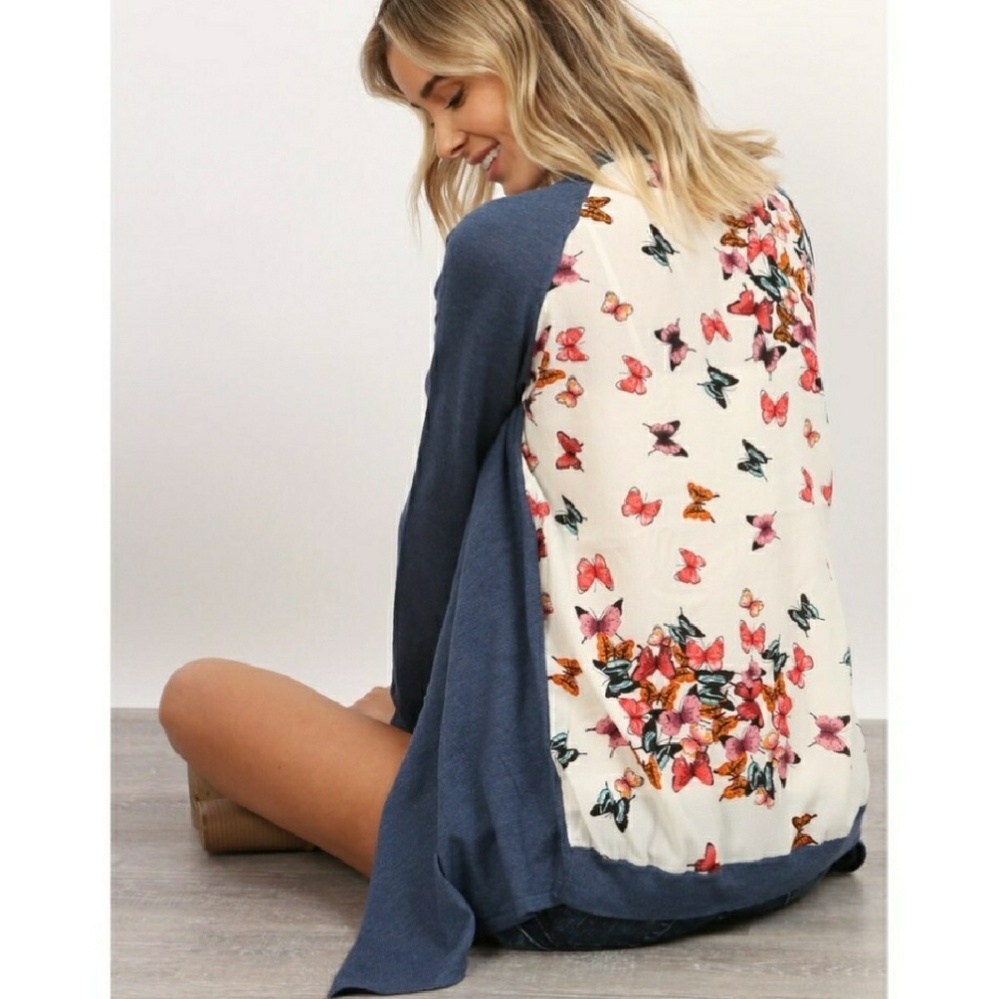 5/$30 Butterfly print cardigan